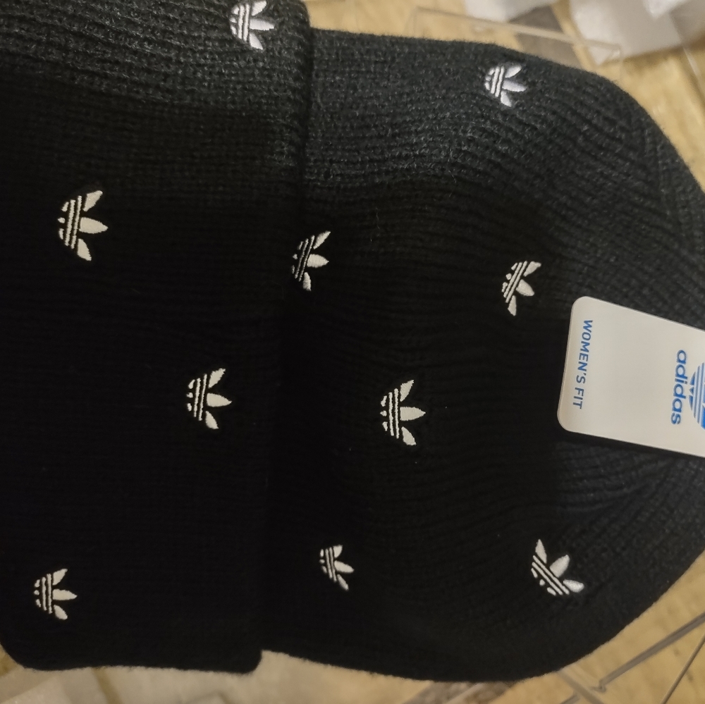 Adidas all over beanie